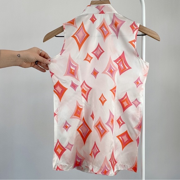 Vintage 60s/70s Printed Side Slit Sleeveless Blouse - Picture 3 of 9